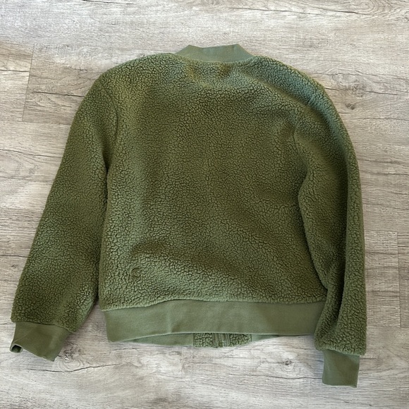Zyia jacket size medium - Picture 3 of 3